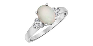 Opal & Diamond Ring 10 Karat Gold (0.04CT TDW)